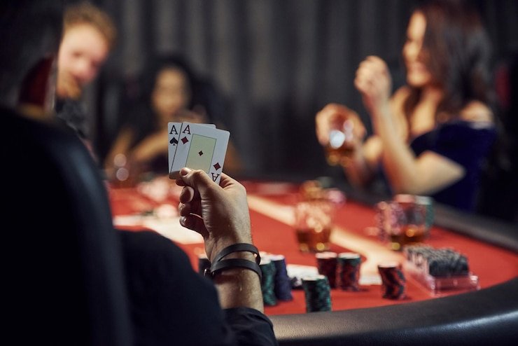 Studio live dealer Pretty Gaming di surya898 dengan host profesional dan kamera HD multi-sudut